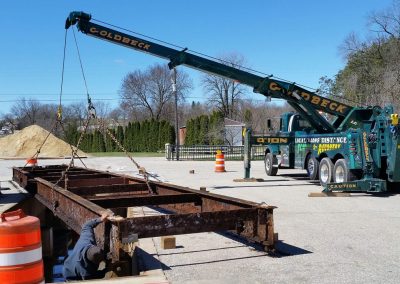 Goldbeck Towing Unit 8, using Crane